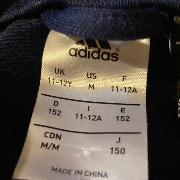 Adidas boys sweat shirt. Boys size M. - Picture 2 of 6